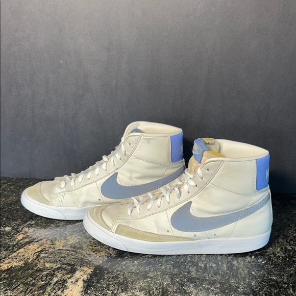 Nike Women's Sneakers - Cream and Light Blue - Picture 1 of 8